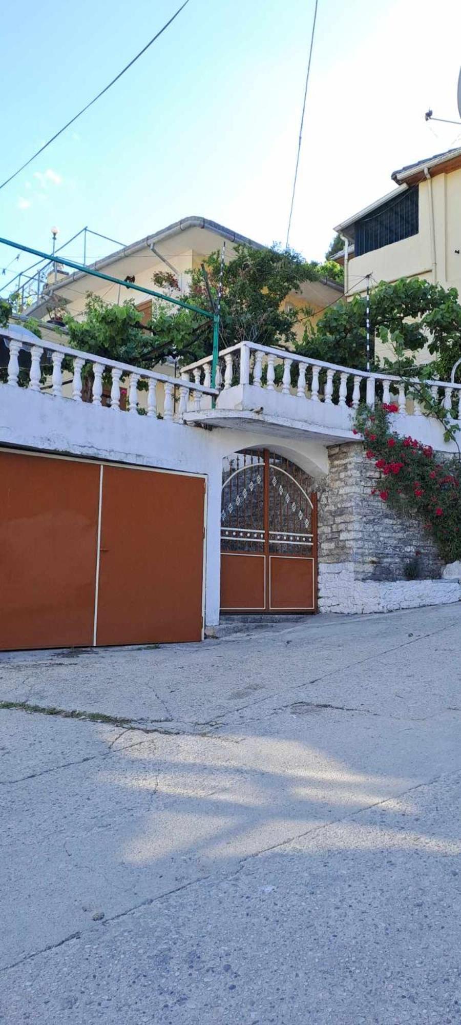 Manga Guesthouse Gjirokastër Dış mekan fotoğraf